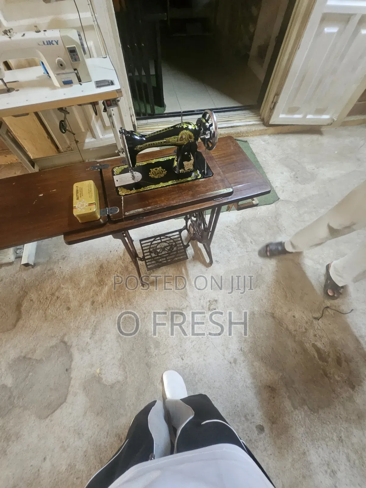 Manual Sewing Machine