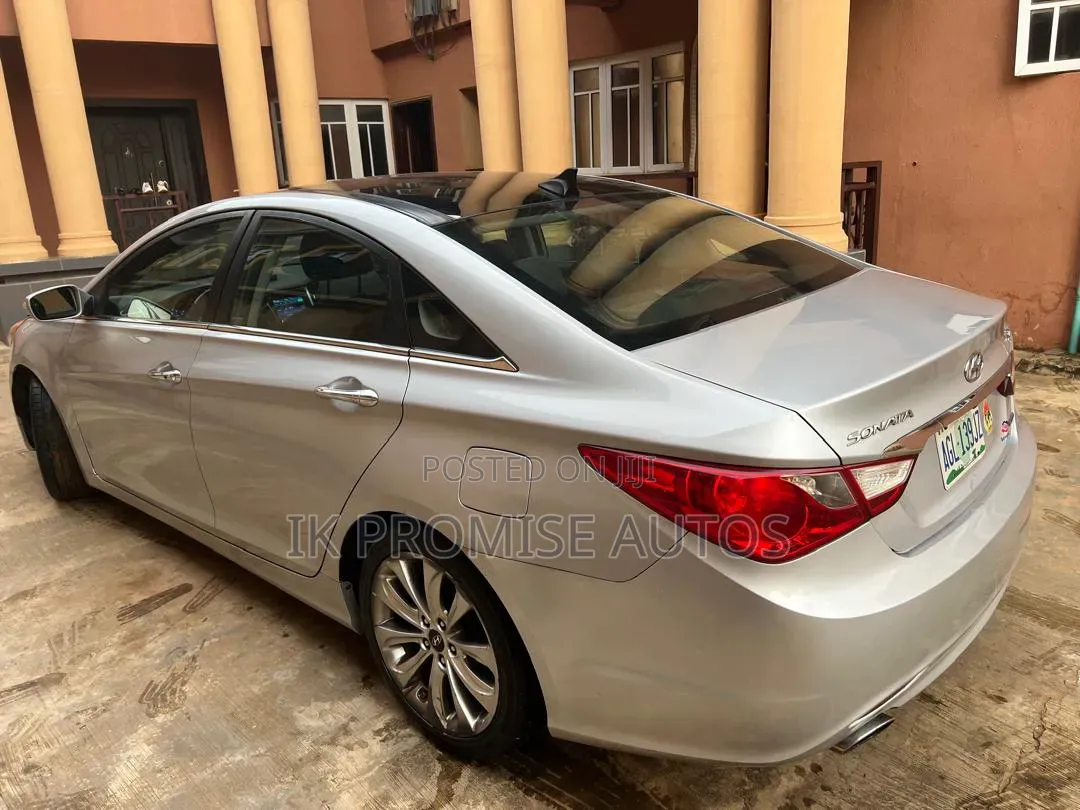 Hyundai Sonata 2012 Silver