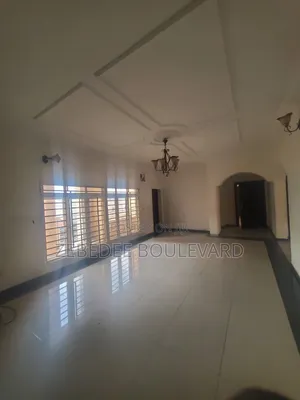 3bdrm Block of Flats in Durumi for rent
