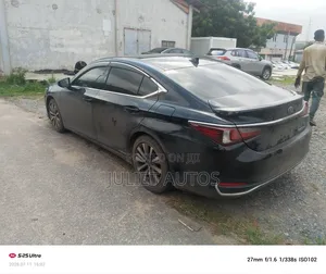 Lexus ES 2019 Black