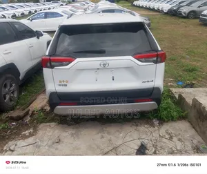 Toyota RAV4 2024 White