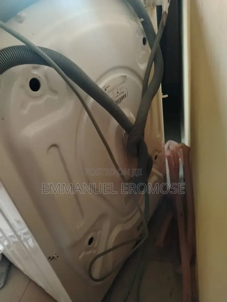 Neatly Used Washing Machine
