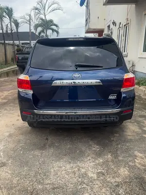 Toyota Highlander 3.5L 4WD 2013 Blue