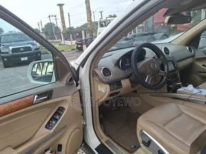 Mercedes-Benz M Class 2009 White