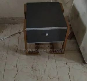 Center Table and 4 Side Stool