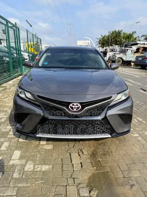 Toyota Camry 2018 Gray