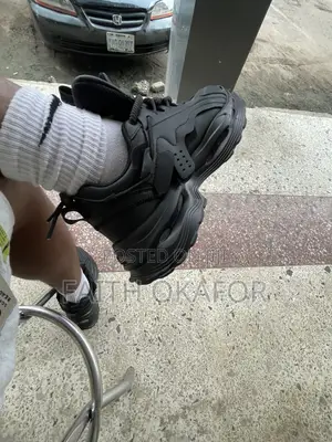 Lv Sneakers