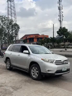 Toyota Highlander 2013 Silver
