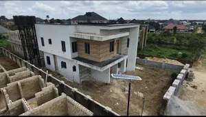 4bdrm Duplex in Shelter Afrique, Uyo for sale