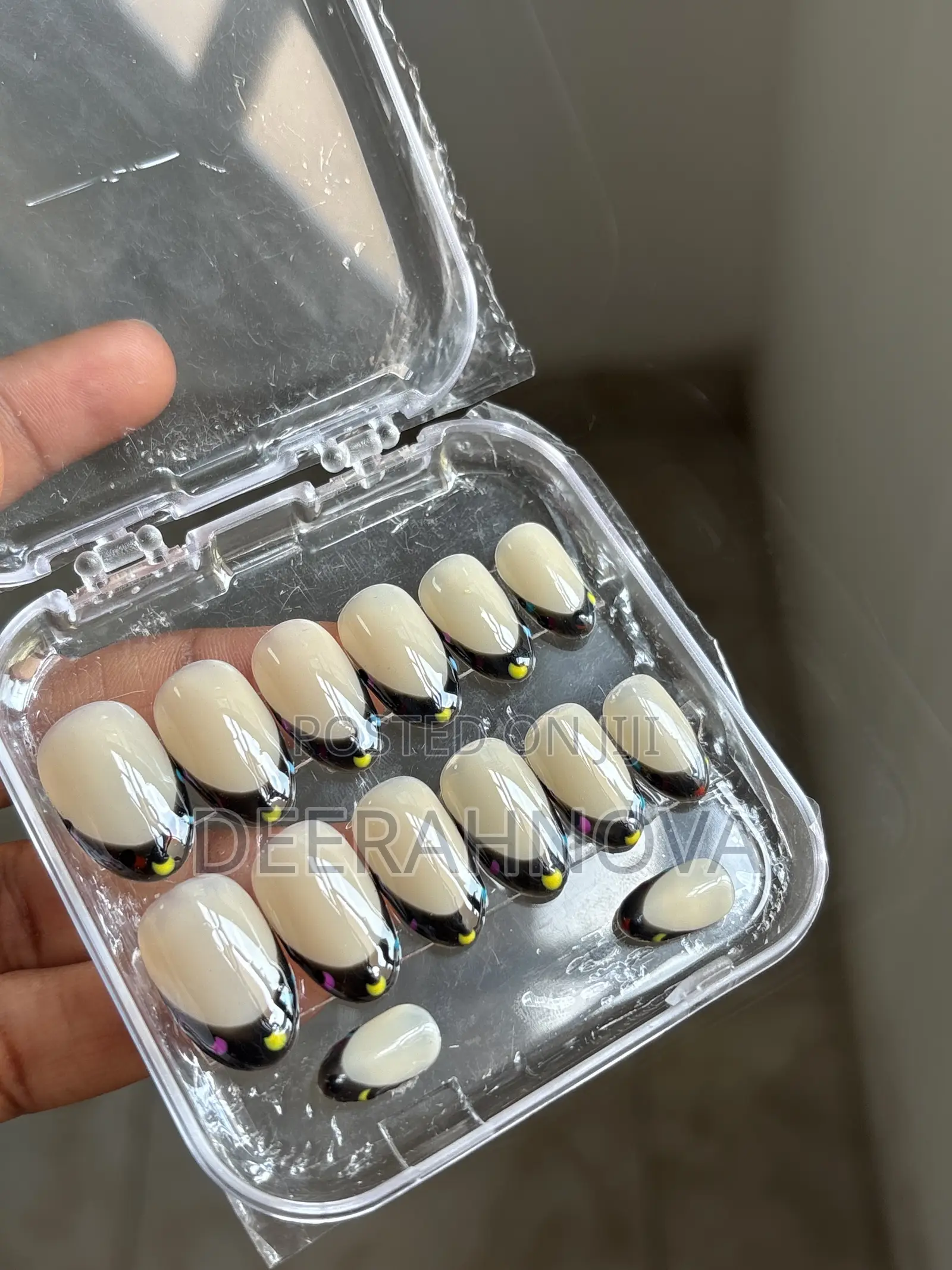 Press-on Nails (D126)