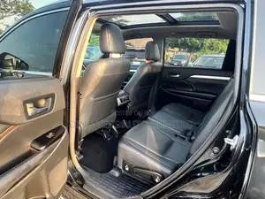 Toyota Highlander SE 2019 Black