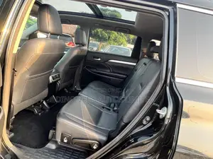 Toyota Highlander SE 2019 Black