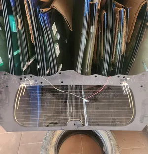 Toyota Prado Back Rear Glass 2015