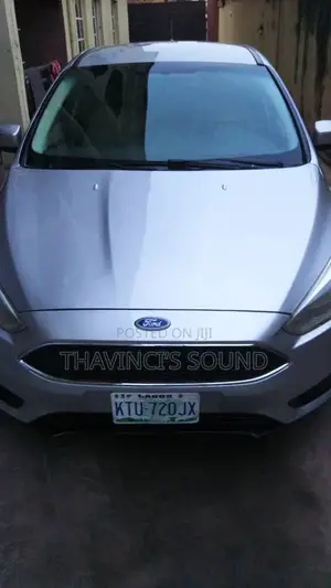 Ford Focus SE Hatchback FWD (1.0L 3cyl 5M) 2016 Silver