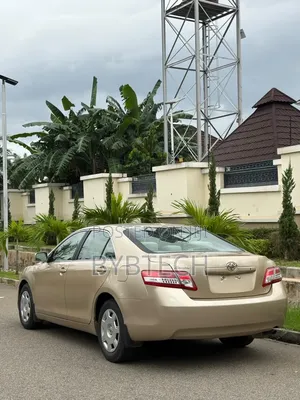 Toyota Camry 2012 Gold