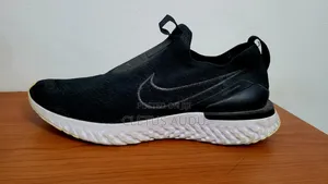 Nike Epic Phantom React