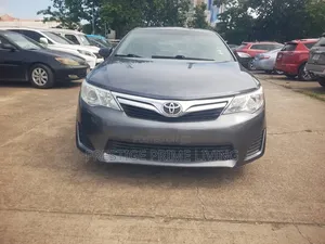 Toyota Camry XLE 4dr Sedan (2.5L 4cyl 6A) 2013 Gray