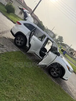Toyota Highlander XLE 4dr SUV AWD (3.5L 6cyl 6A) 2015 White