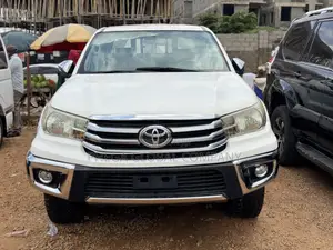 Toyota Hilux 2013 White