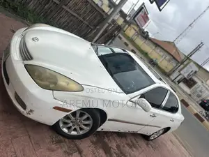Lexus ES 330 Sedan 2004 White