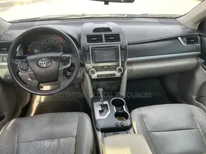 Toyota Camry LE 4dr Sedan (2.5L 4cyl 6A) 2013 Silver