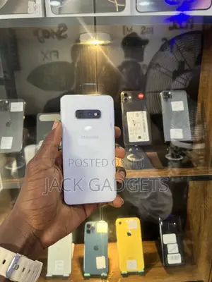 Samsung Galaxy S10e 128 GB White