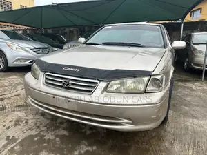 Toyota Camry 2001 Gold