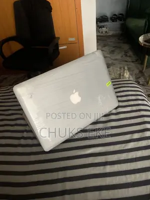 New Laptop Apple MacBook Pro 2015 8GB Intel Core i5 SSD 512GB