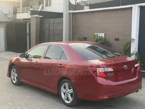 Toyota Camry SE 4dr Sedan (2.5L 4cyl 6A) 2013 Red