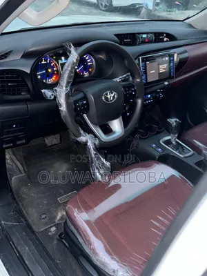 Toyota Hilux 2020 White