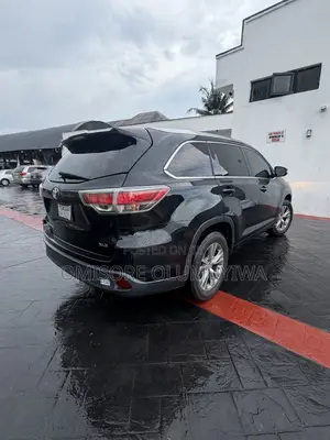 Toyota Highlander XLE 4dr SUV AWD (3.5L 6cyl 6A) 2014 Black