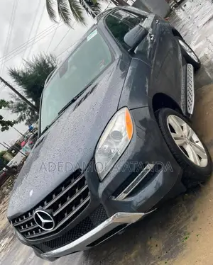 Mercedes-Benz M Class ML350 4MATIC 4dr SUV AWD (3.5L 6cyl 7A) 2015 Gray