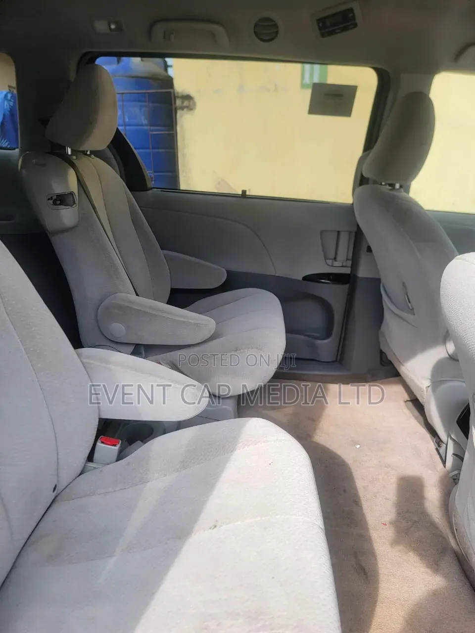 Toyota Sienna 2013 Silver