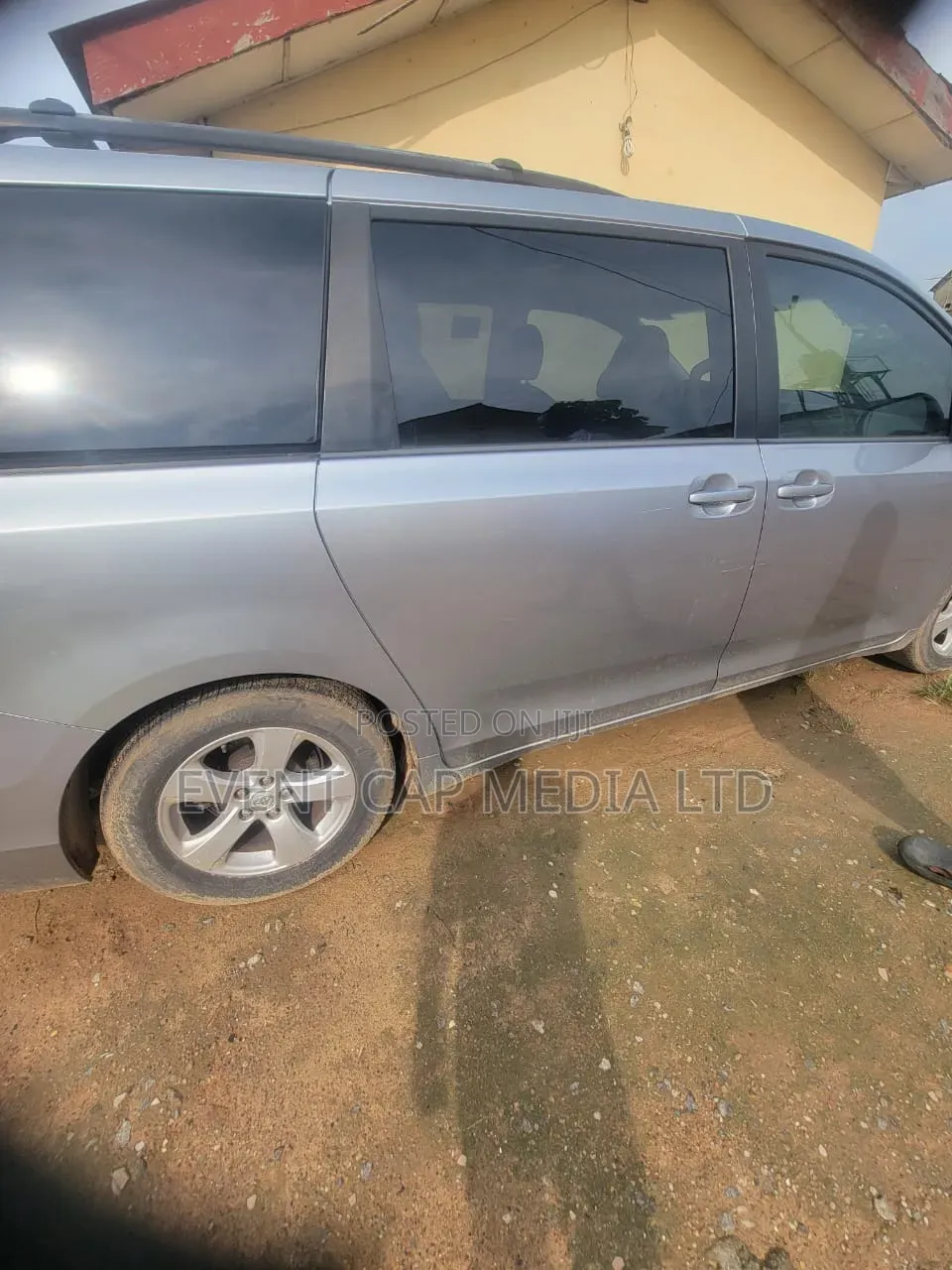 Toyota Sienna 2013 Silver