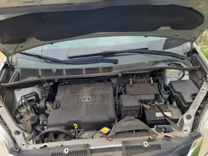 Toyota Sienna 2013 Silver