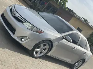 Toyota Camry LE 4dr Sedan (2.5L 4cyl 6A) 2013 Silver