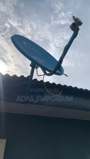 DSTV Decoder and Plate With Remote