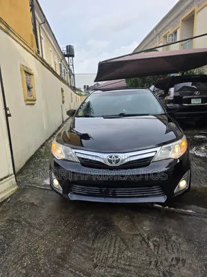 Toyota Camry XLE 4dr Sedan (2.5L 4cyl 6A) 2012 Black