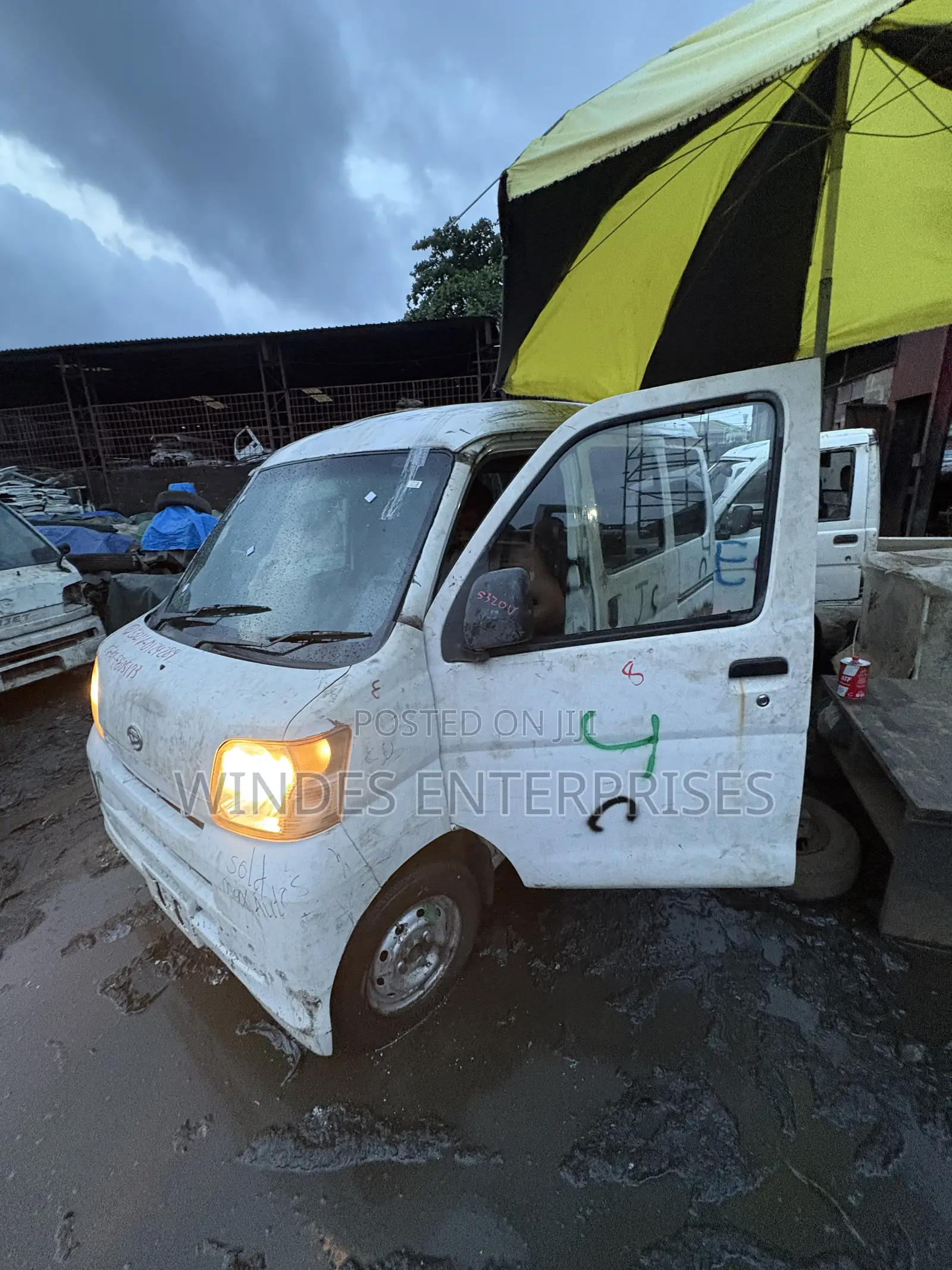 Daihatsu Hijet 2012 White