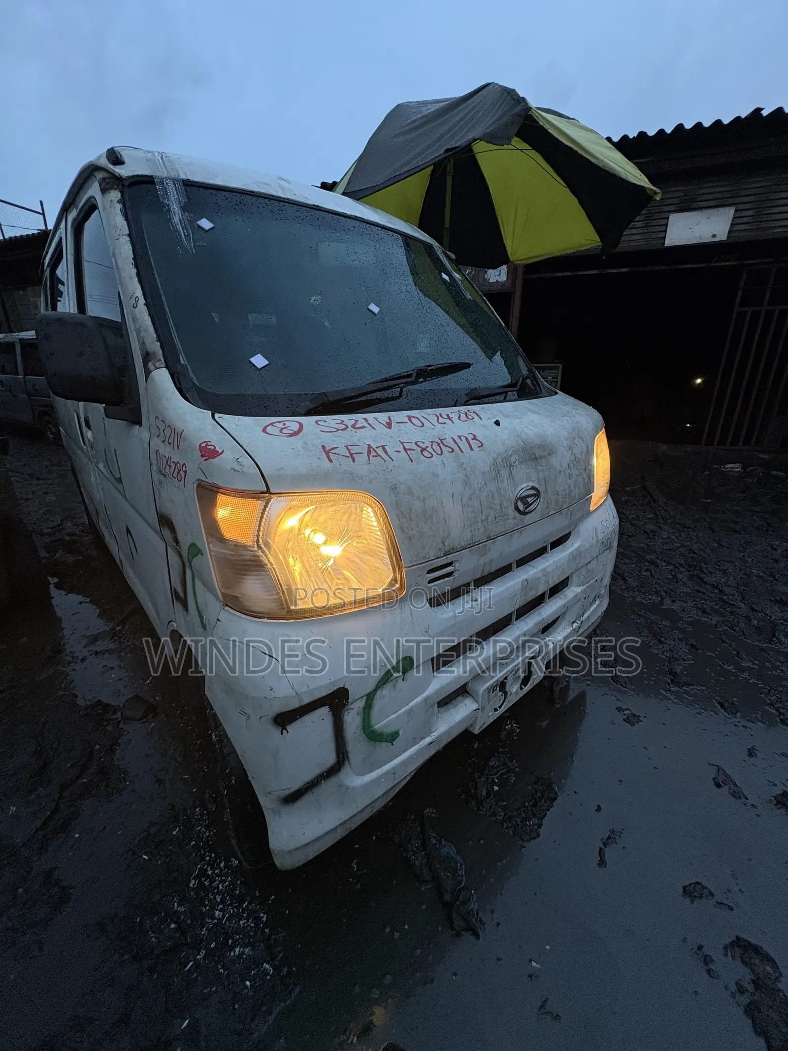 Daihatsu Hijet 2012 White