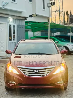 Hyundai Sonata SE Sedan FWD (2.4L 4cyl 6A) 2013 Red