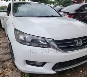 Honda Accord Touring V-6 4dr Sedan (3.5L 6cyl 6A) 2014 White