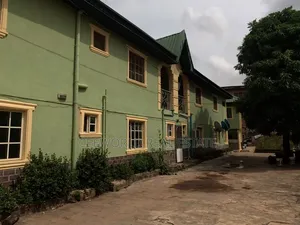 3bdrm Apartment in Iyana Adeoyo Ring for rent