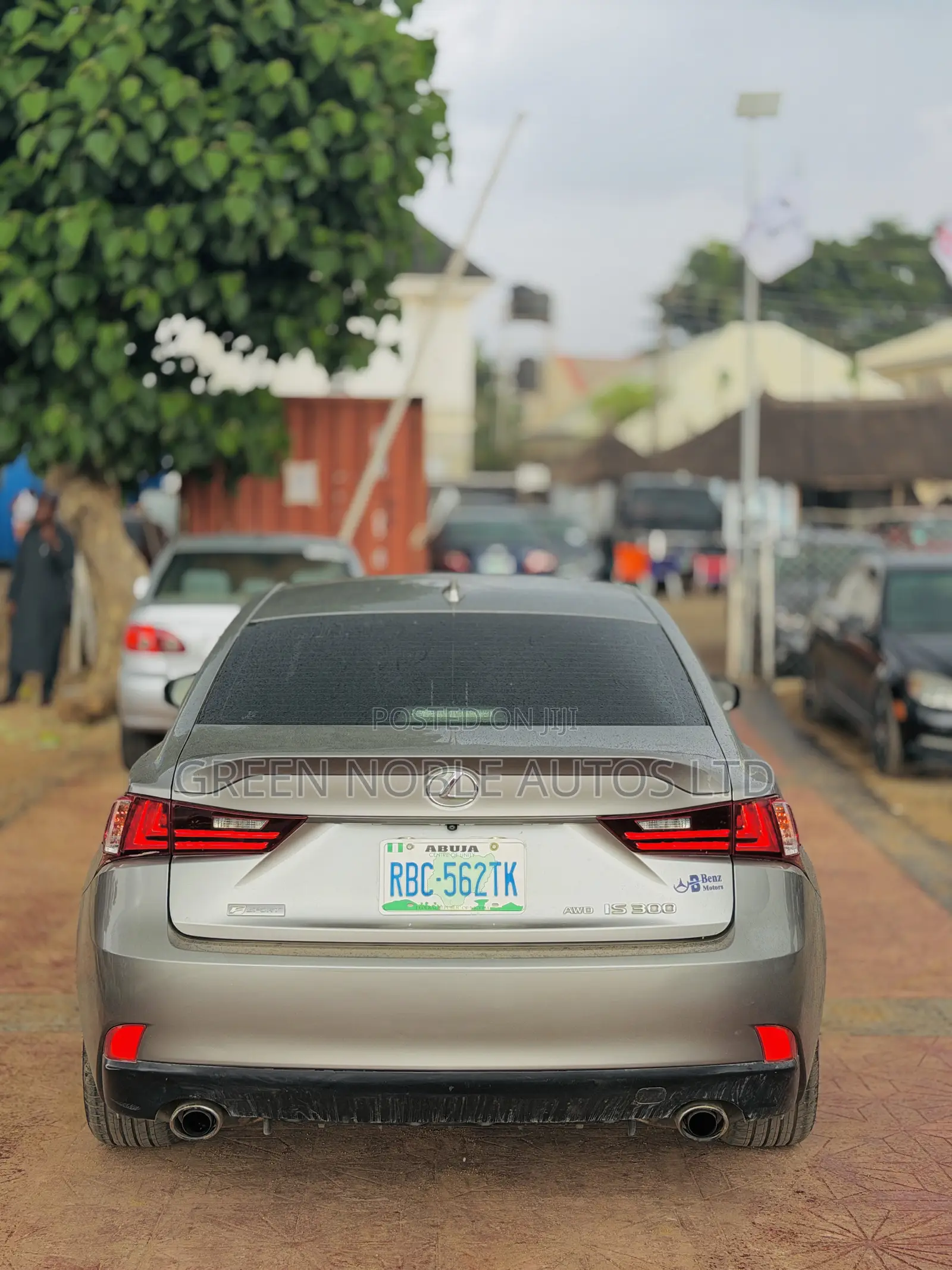 Lexus IS 300h 4WD 2017 Gray