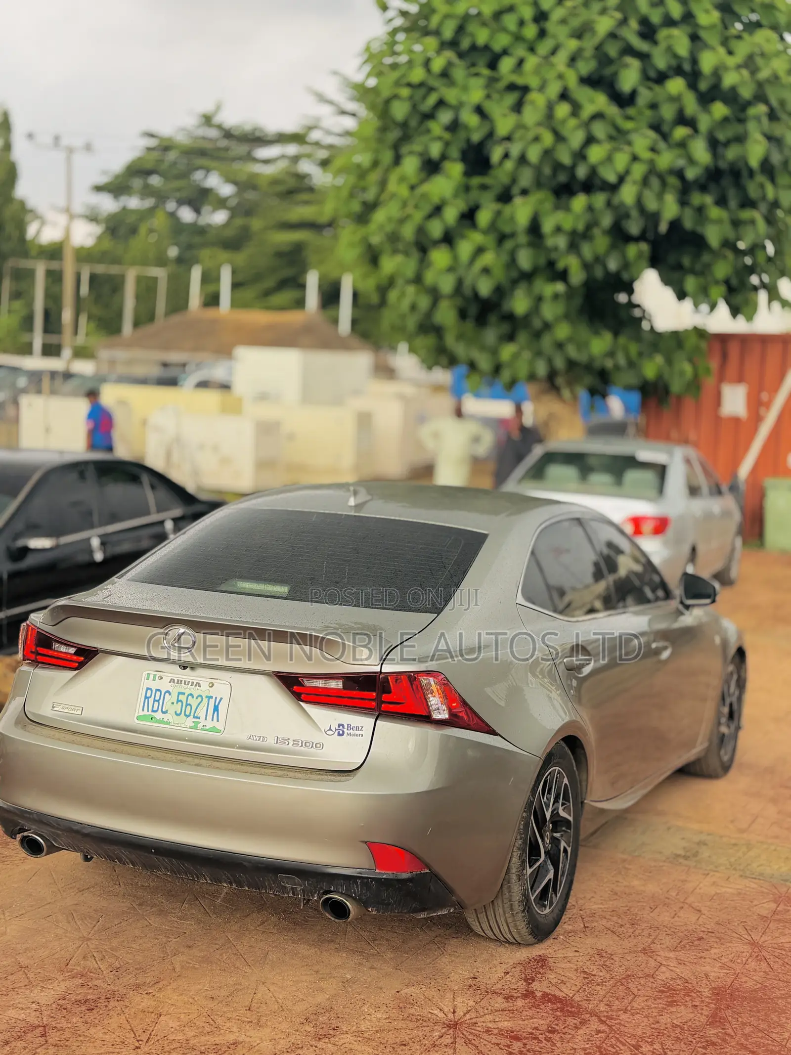 Lexus IS 300h 4WD 2017 Gray