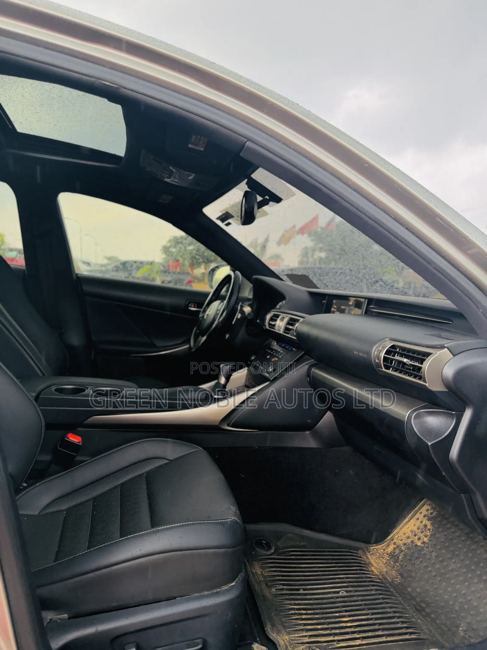 Lexus IS 300h 4WD 2017 Gray