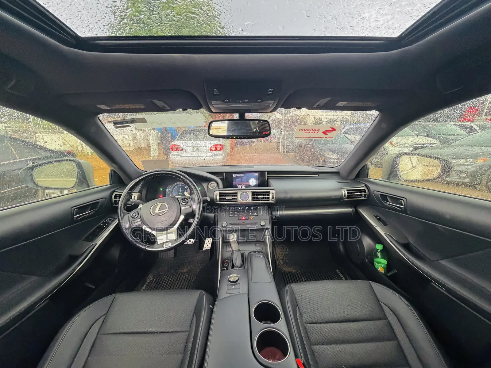 Lexus IS 300h 4WD 2017 Gray