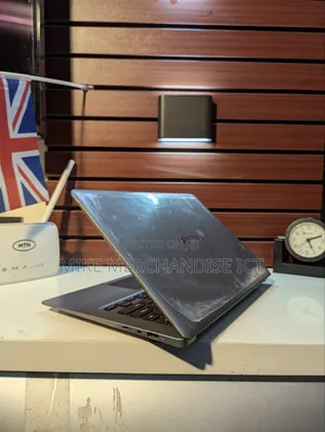 Laptop 4GB Intel Celeron HDD+SSD 500GB