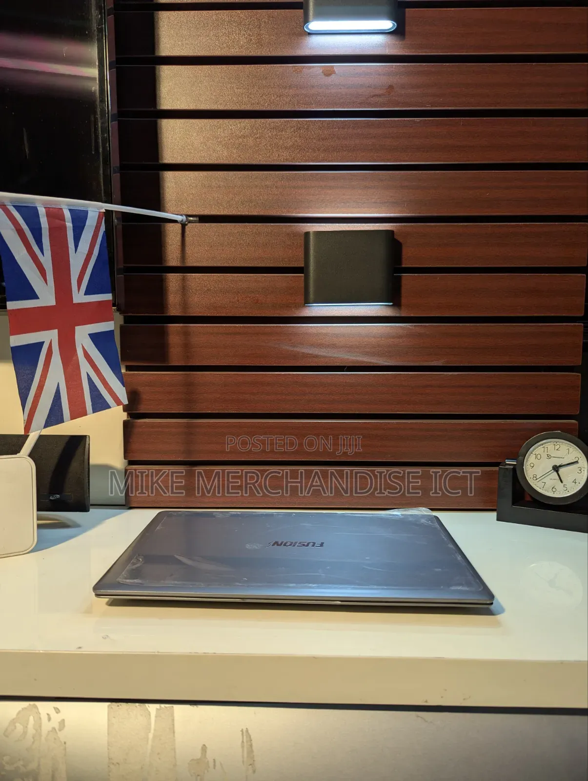 Laptop 4GB Intel Celeron HDD+SSD 500GB