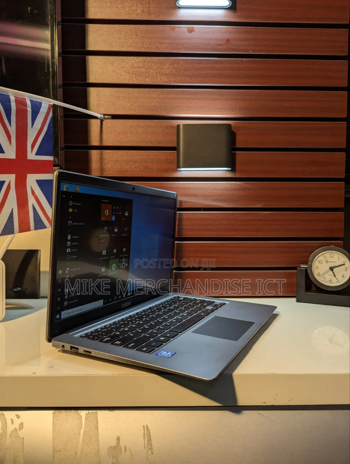 Laptop 4GB Intel Celeron HDD+SSD 500GB